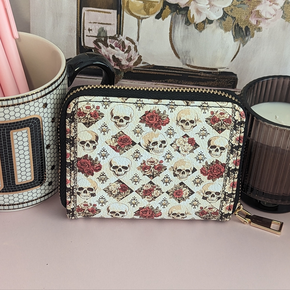 Skullette Brand Skull & Roses Vegan Leather Wallet NEW!
